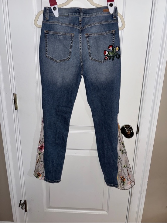 Sneak Peek Blue Denim Wide-Leg Jeans with Floral Embroidery - Picture 4 of 5